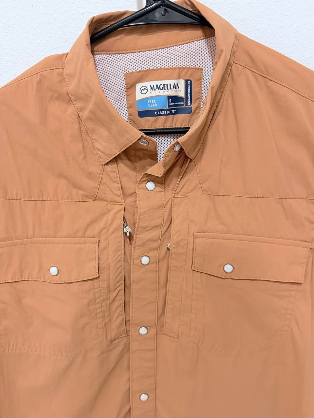 Magellan Outdoors Fish Gear Pearl Snap Shirt Men's Small Pecos River Tan Vented